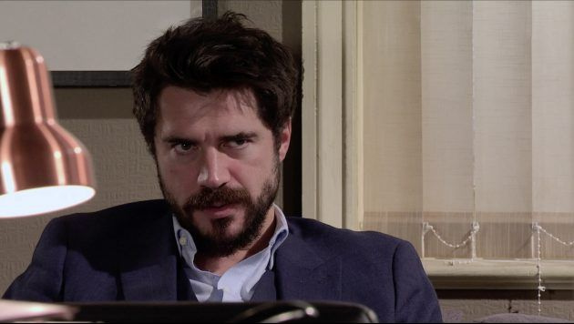 Ο Αδάμ μένει άναυδος από τη Φαίη