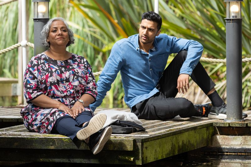 Misbah Maalik ir Shaq Qureshi Hollyoaks mieste