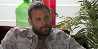 Spoiler Home e Away: CHI vuole che Robbo lasci Summer Bay?