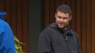 Aaron Dingle saa pommiuutisia Emmerdalessa.