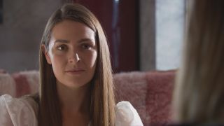 „Hollyoaks“ spoileriai: Sienna Blake pateko į bėdą, nes įskaudino mokinį?