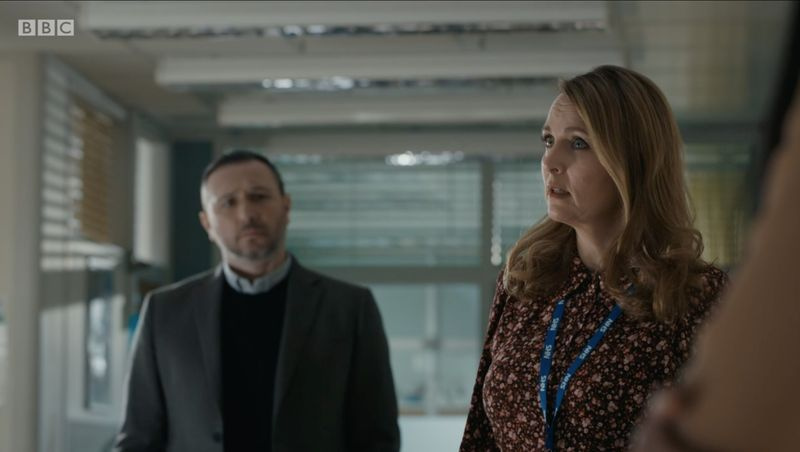 Debra Stephenson und Alex Walkinshaw in Holby City
