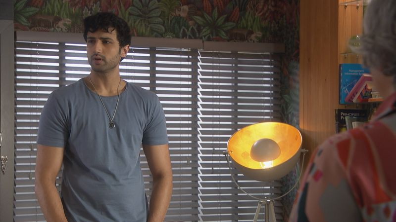Shaq Qureshi w Hollyoaks