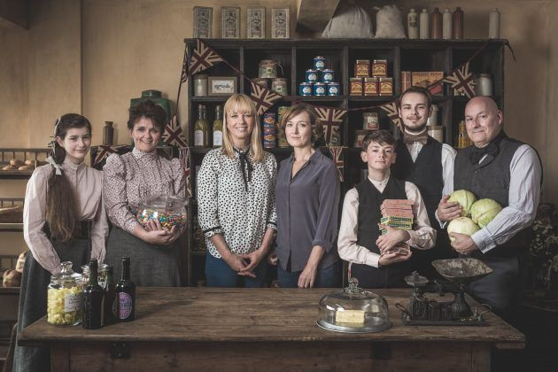 Sara Cox, Polly Russell e gli Ardens Back in Time per il negozio all