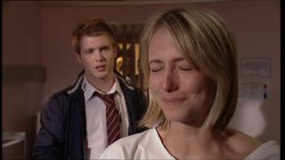 Hollyoaks@25: L'insegnante Becca Dean è incinta, ma chi è il padre?