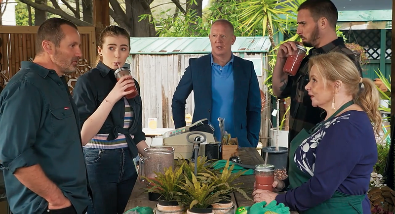 Grannspoilers, Toadie Rebecchi, Mackenzie Hargreaves, Clive Gibbons, Kyle Canning, Sheila Canning