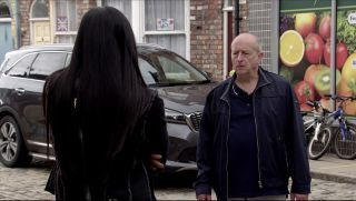 Spoiler di Coronation Street: Alya Nazir si diverte a schernire Geoff