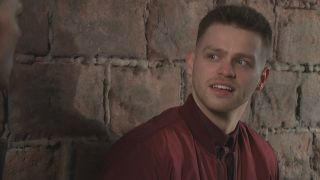 Hollyoaksi spoilerid: narkodiiler Jordan Price meelitab Charlie't temaga kohtuma