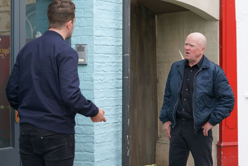 Phil konfrontiert Callum in EastEnders
