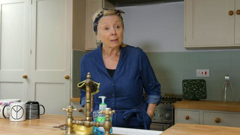 Doctori spoilers, Alice Elliot