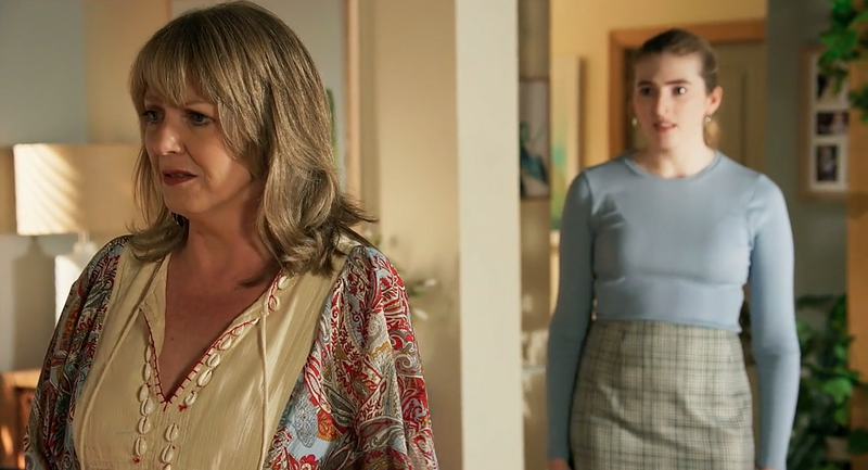 Naabrid spoilerid, Melanie Pearson, Mackenzie Hargreaves