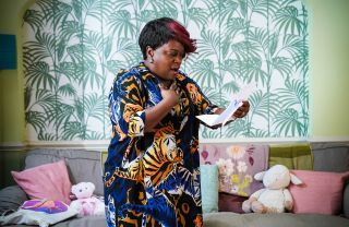 Σπόιλερ του «EastEnders»: Η Kim Fox κάνει μια ανακάλυψη βόμβα!