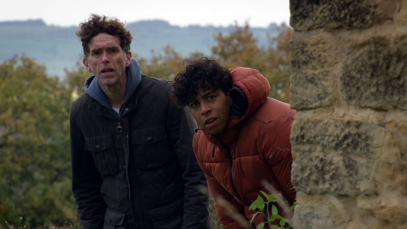 Ellis e Marlon seguem Billy em Emmerdale