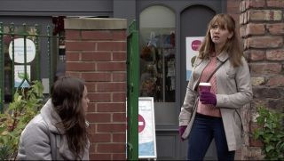 Spoilery na Coronation Street: Maria Connor błaga Faye, by zgłosiła Ray