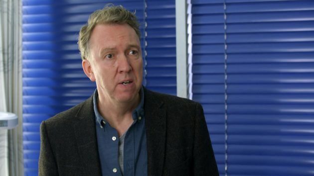Lääkärit, Alex Dowling