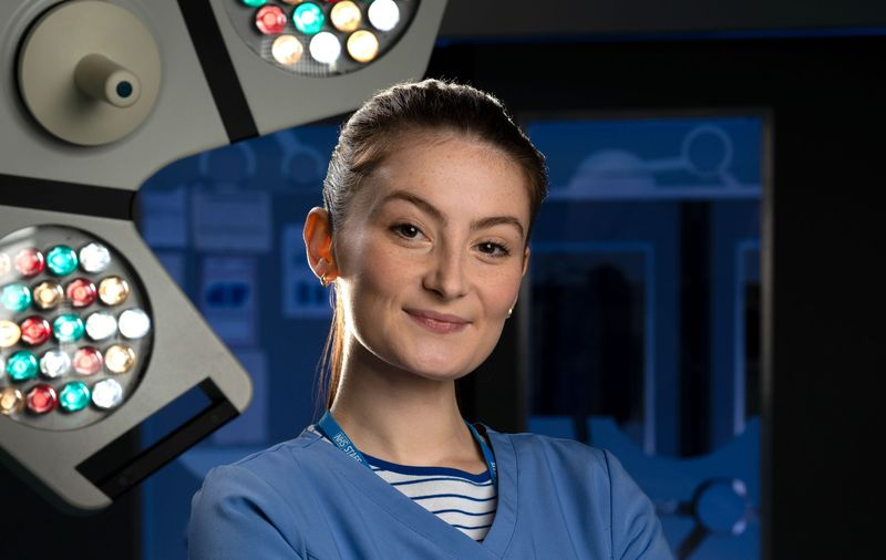 Amy Murphy joue Kylie à Holby City