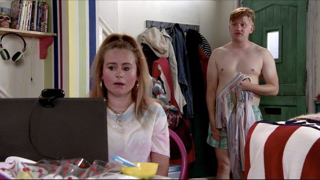 Coronation Street-spoilers: Chesney Brown is vastgelegd op camera!