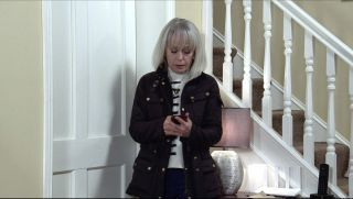 Spoilers de Coronation Street : Sharon Bentley traque Leanne !