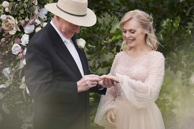 Acasă și departe, Alf Stewart, Martha Stewart