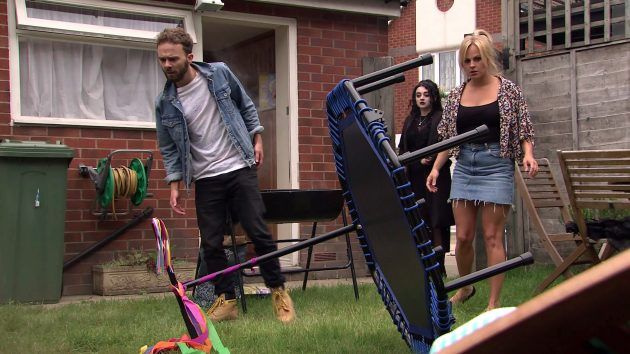 Spoiler di Coronation Street: nel giardino di David Platt appare un pozzo!