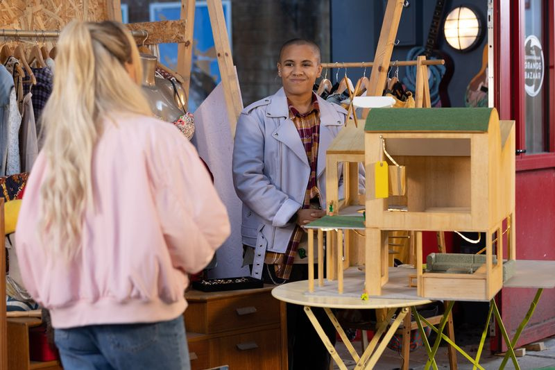 Ripley și Theresa în Hollyoaks