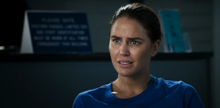Naabrite spoilerid: Elly Conway on Claudia Watkinsi suhtes kahtlustav