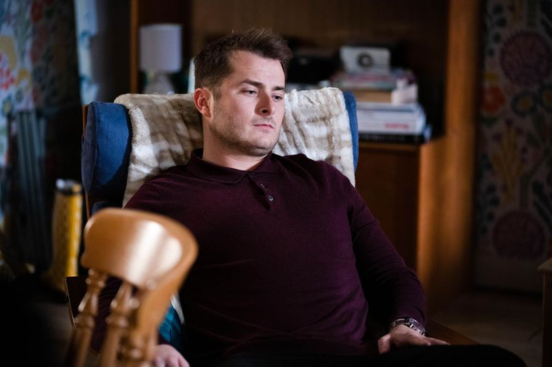 Ο Ben Mitchell νιώθει απογοητευμένος στο EastEnders