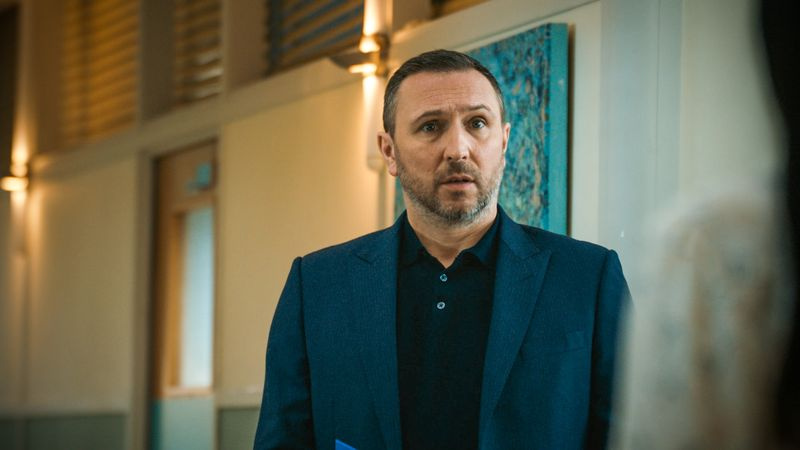 Ο Alex Walkinshaw παίζει τον Fletch στο Holby City