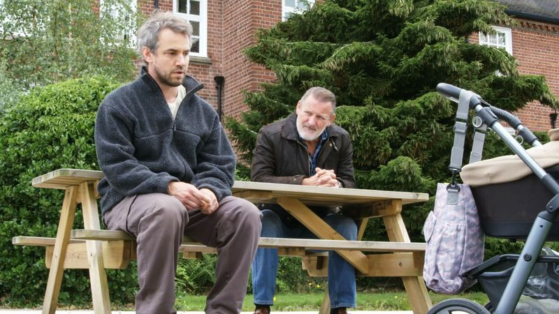 Arstide spoilerid, Rob Hollins, David Sawyer