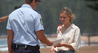 Spoileriai namuose ir išvykoje: Jasmine Delaney pabėga iš Summer Bay!