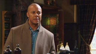 Spoilers de 'Emmerdale': Scheming Al Chapman provoca problemas en el Woolpack