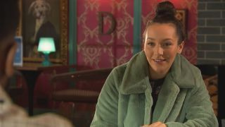 Spoilers „Hollyoaks”: Cleo McQueen primește o ofertă pe care nu o poate refuza!