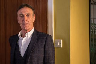 Spoilers Hollyoaks: Edward Hutchinson est choqué par la nouvelle de Tony