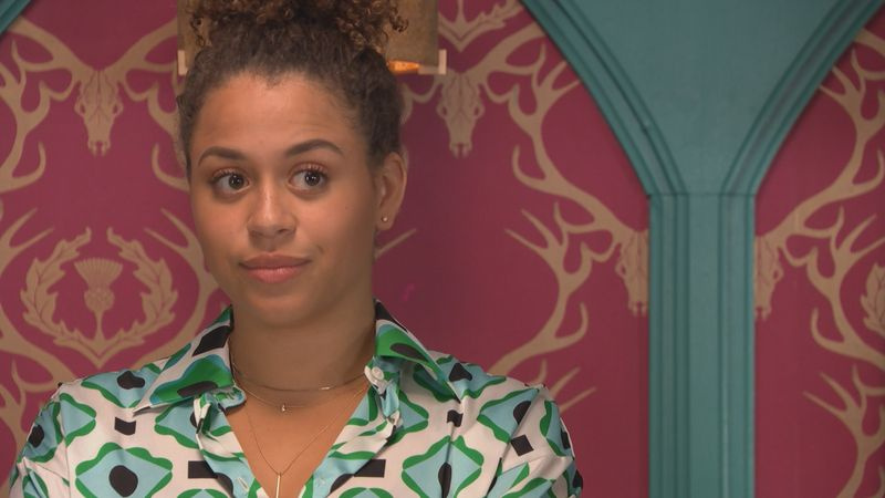 Η Olivia είναι αρραβωνιασμένη με τον Prince στο Hollyoaks