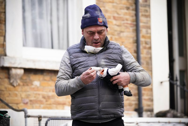 Ο Μπίλι Μίτσελ βρίσκει κάτι στο EastEnders