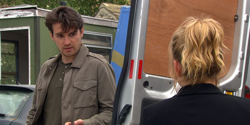 Spoileruri Emmerdale, Mackenzie Boyd, Charity Dingle