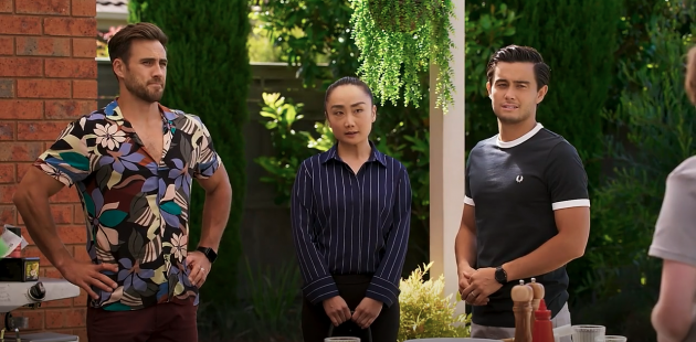 Naboers spoilere, Aaron Brennan, Leila Potts, David Tanaka