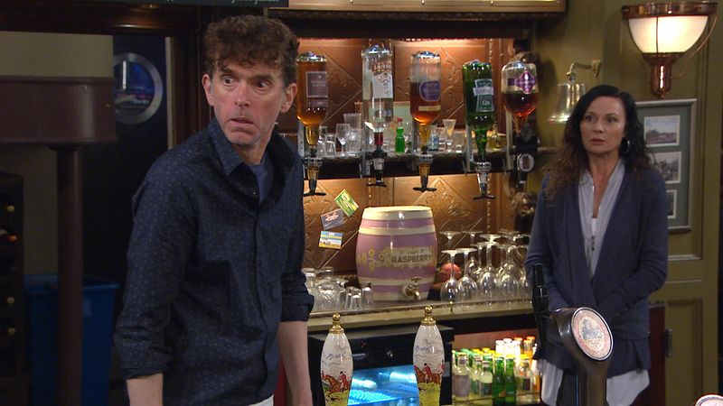 Emmerdaleネタバレ、Marlon Dingle、Chas Dingle