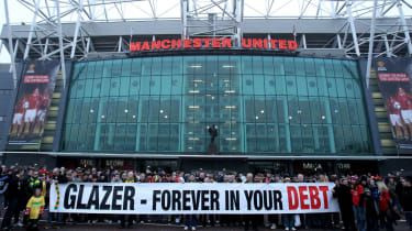 Η τάση των καμπανιών Decathlon: #GlazersOut και #KroenkeOut στο Twitter