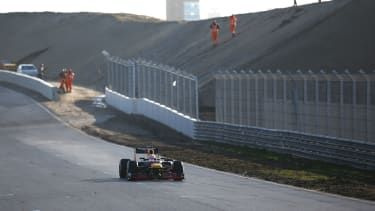 Max Verstappen van Red Bull bestuurt de RB8 op het onlangs gerenoveerde Circuit van Zandvoort