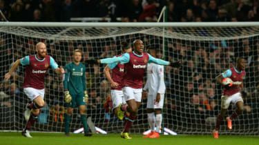 West Ham slår sent til for å slå Liverpool ut av FA-cupen