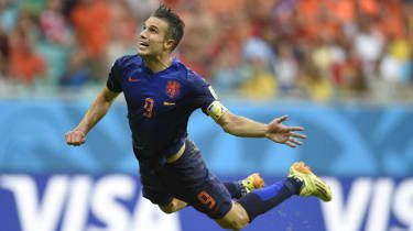 Heads du vinner för Robin van Persie när Brasilien använder voodoo