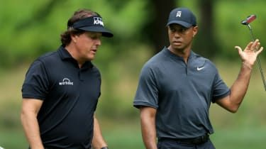 Golfová exhibícia Tiger Woods vs. Phil Mickelson