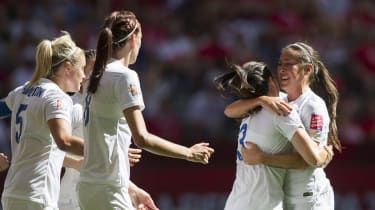 Englands VM-succes for kvinder er en lektie for mændene