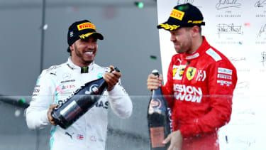 Lewis Hamilton a Sebastian Vettel skončili na GP Azerbajdžanu F1 2019 druhí a tretí