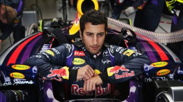 Red Bull „prestať hroziť“ prispieva ku kríze v súvislosti s novými pravidlami Formuly 1