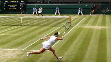 Simona Halep a învins-o pe Serena Williams și a câștigat titlul de simplu feminin 2019 la Wimbledon