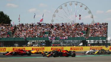 F1: Veľká cena Británie je „v ohrození“ kvôli rozhovorom o pretekoch v Londýne
