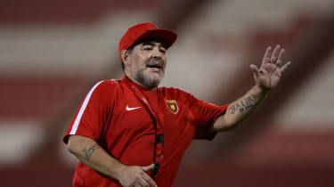 Maradona bakker op om videodommere på trods af 'Hand of God'