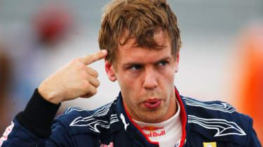F1 dzinēji izklausās '***' saka Fetels, kamēr Batons sver
